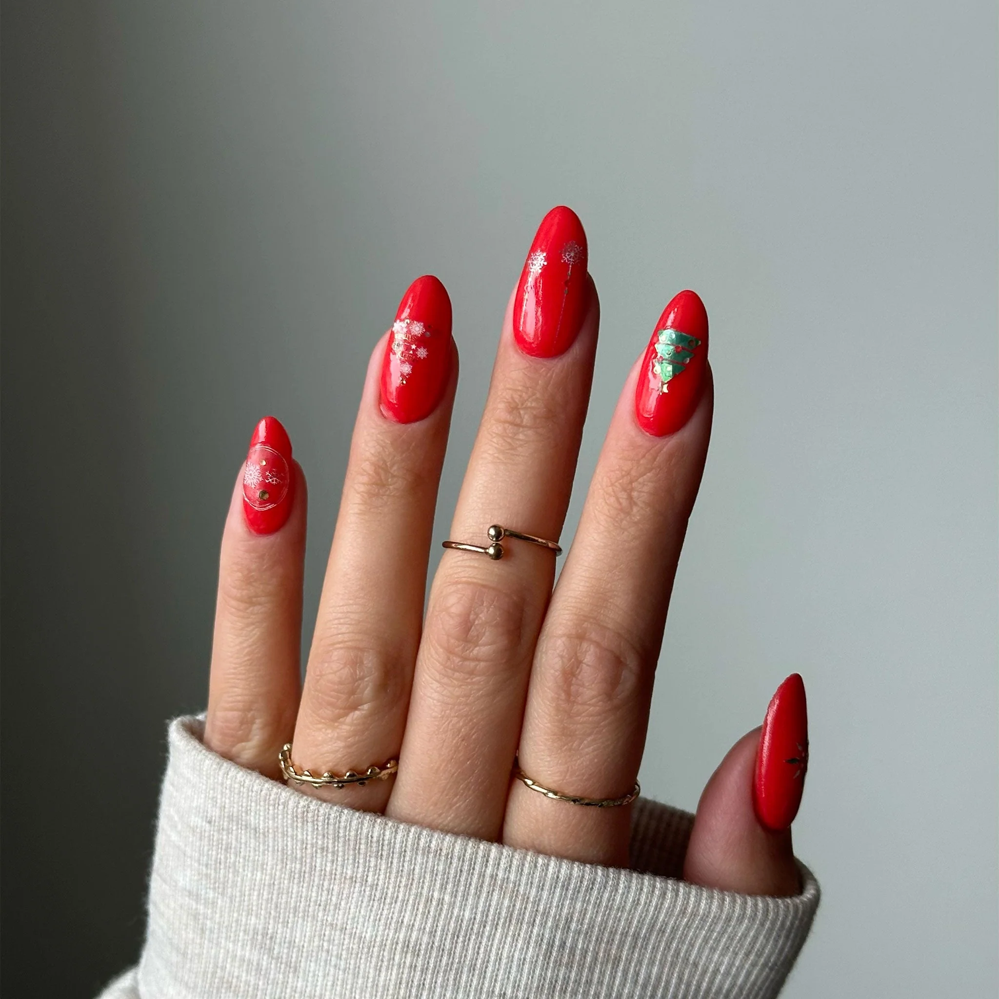 Holiday Hues - Mani Art - Image 3